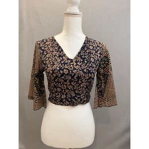 Earthbound Trading Co Womens Navy Floral Bell Sleeve Tie Back Crop Top Small